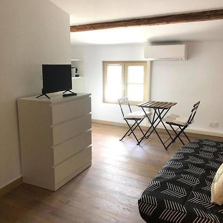 Logement Neuf, Tout Confort, Au Coeur Du Village Saint Didier (Vaucluse) Exterior foto