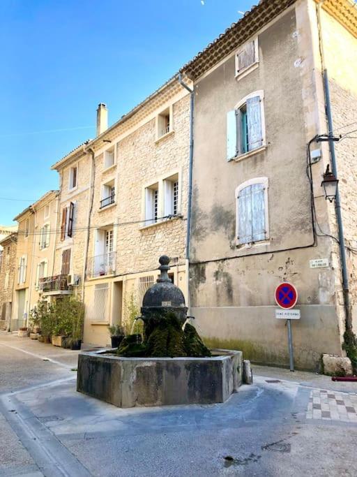 Logement Neuf, Tout Confort, Au Coeur Du Village Saint Didier (Vaucluse) Exterior foto
