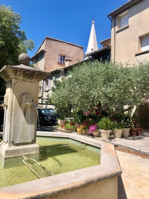 Logement Neuf, Tout Confort, Au Coeur Du Village Saint Didier (Vaucluse) Exterior foto