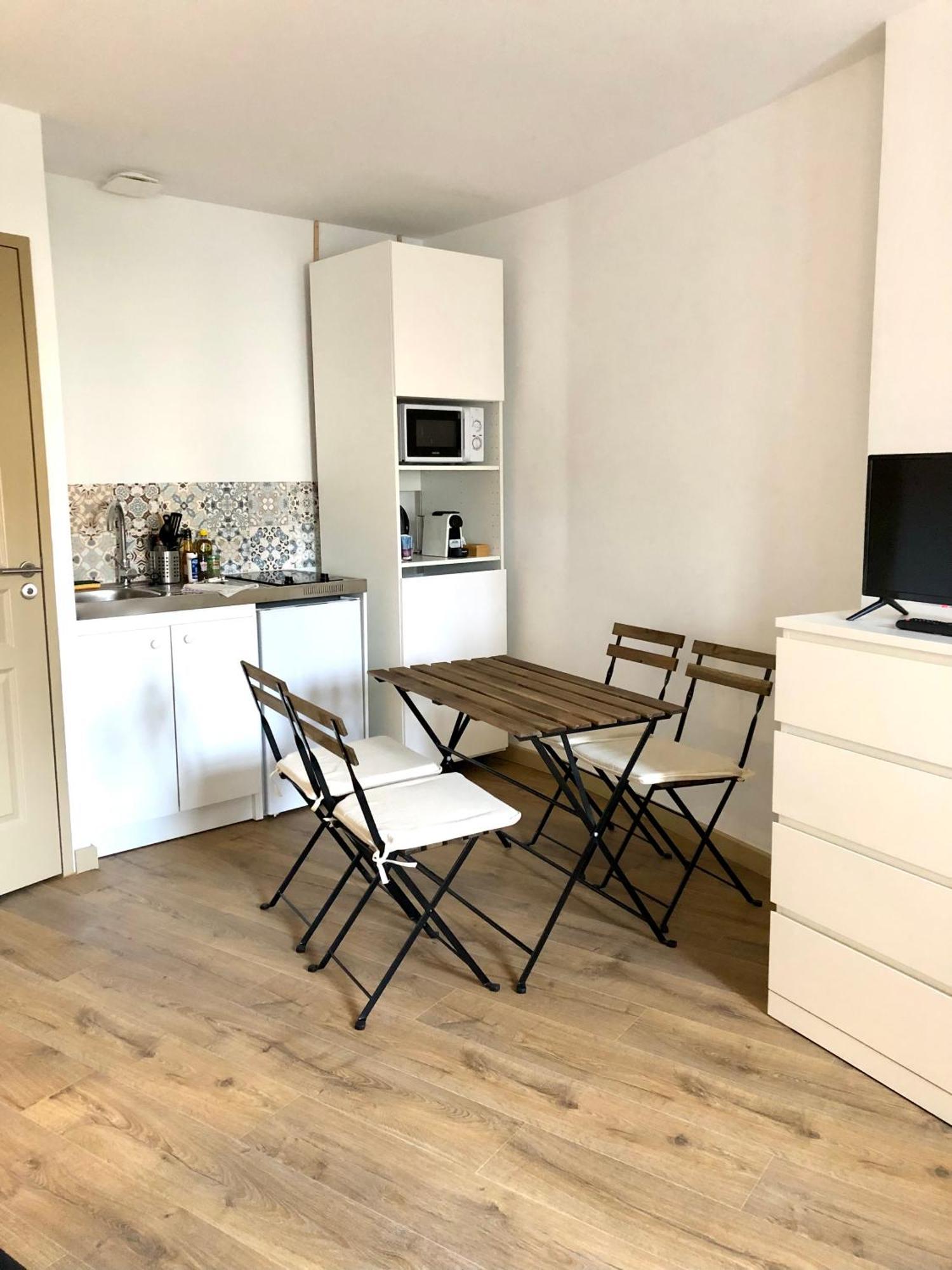 Logement Neuf, Tout Confort, Au Coeur Du Village Saint Didier (Vaucluse) Exterior foto