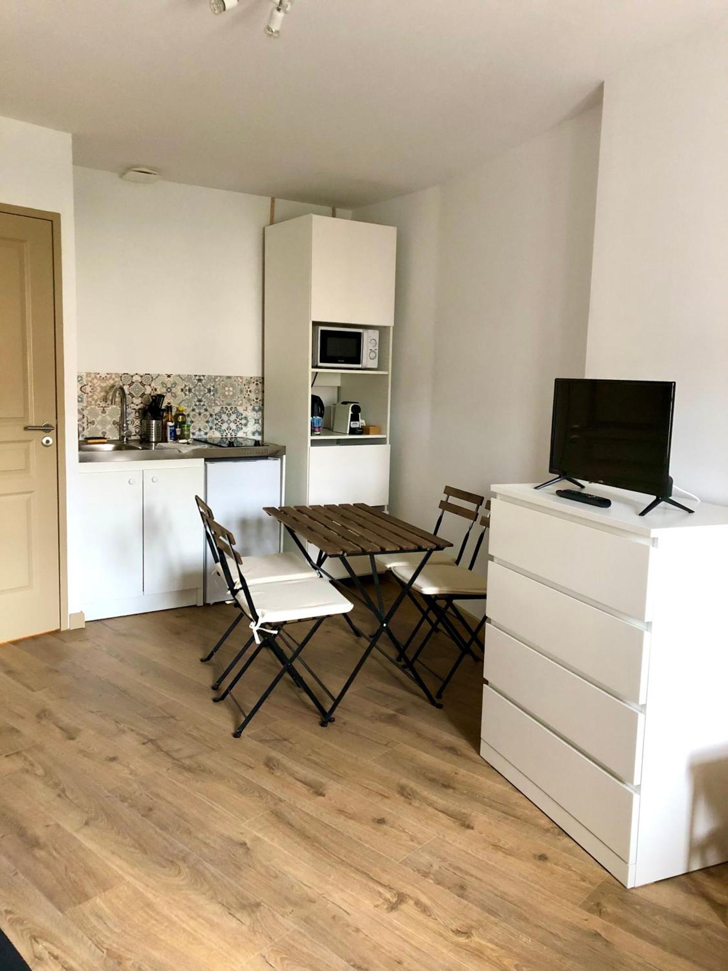 Logement Neuf, Tout Confort, Au Coeur Du Village Saint Didier (Vaucluse) Exterior foto