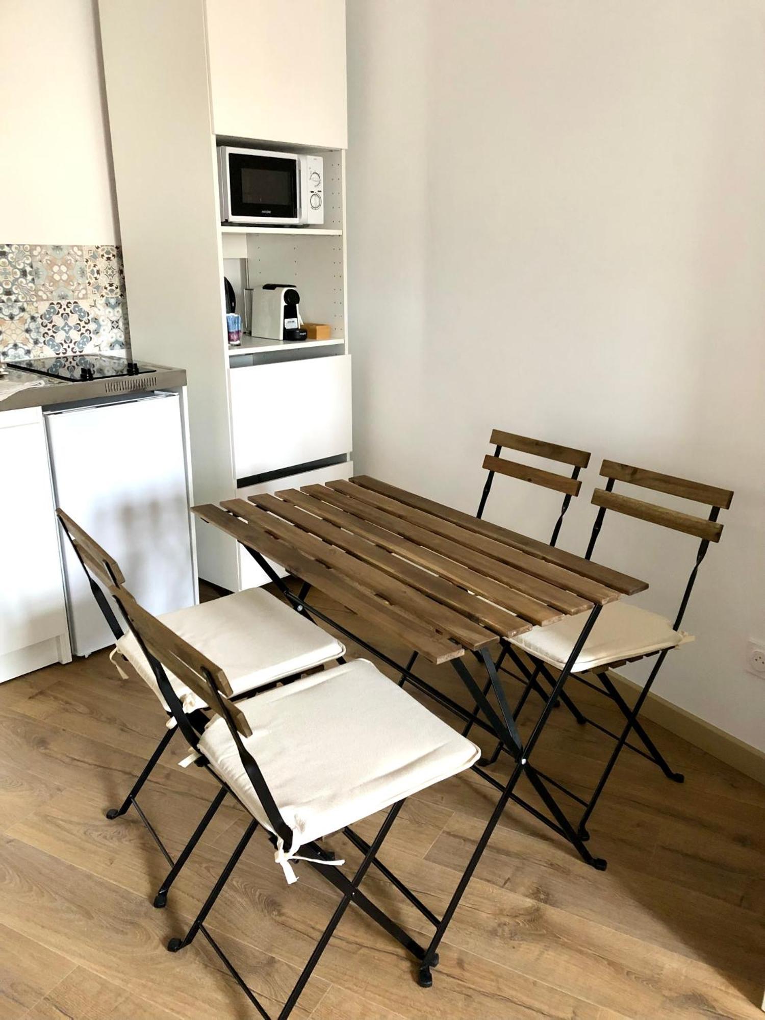 Logement Neuf, Tout Confort, Au Coeur Du Village Saint Didier (Vaucluse) Exterior foto